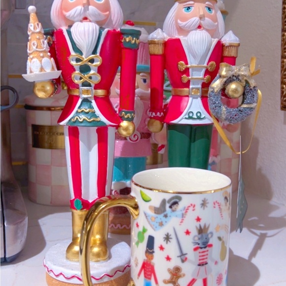 Pastel nutcracker - Picture 2 of 4